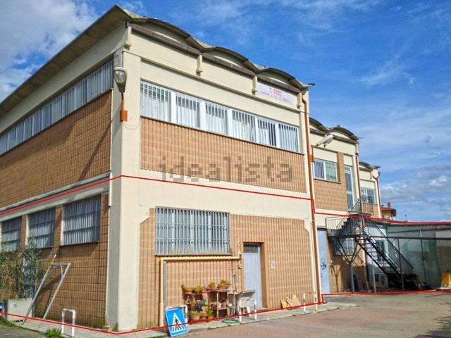 Capannone in vendita di 410 m² in Via Fratelli Cervi
