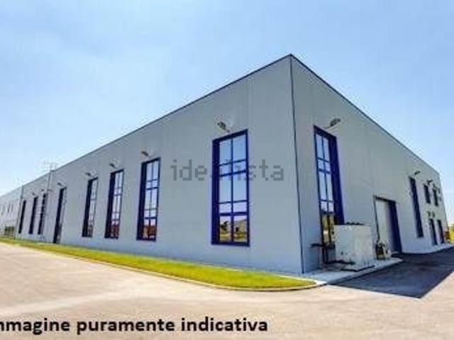 Capannone in vendita di 420 m² in Borgo di Casale