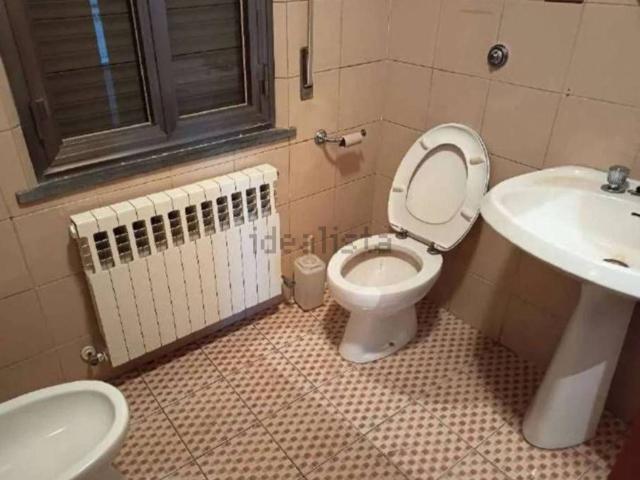 Capannone in vendita di 4290 m² in Via Sandro Pertini, 2