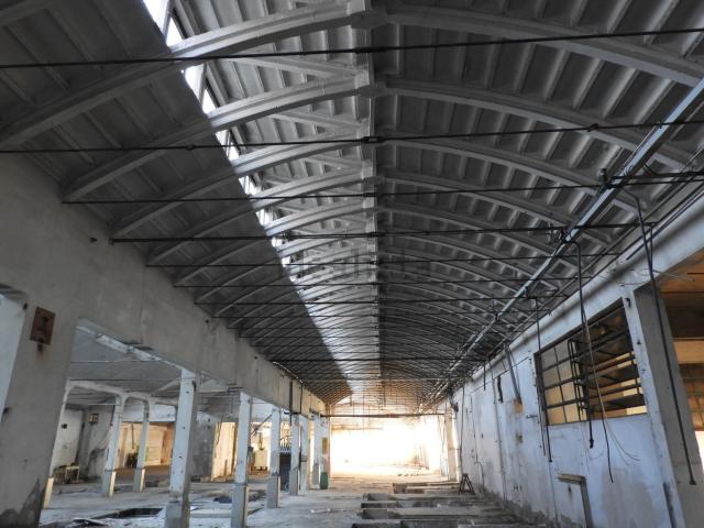 Capannone in vendita di 4300 m² in Via Marconi, 97