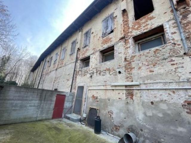Capannone in vendita di 430 m² in Via Torino, 84