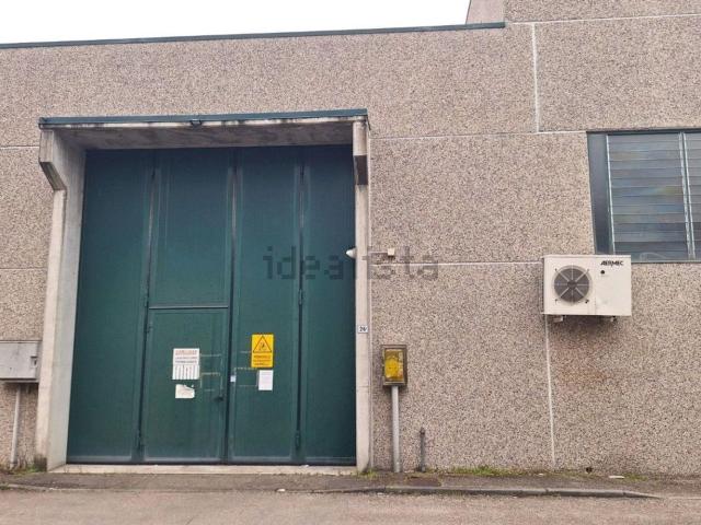 Capannone in vendita di 431 m² in Via per Formigine, 60