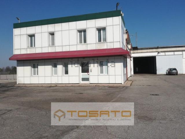 Capannone in vendita di 4385 m²