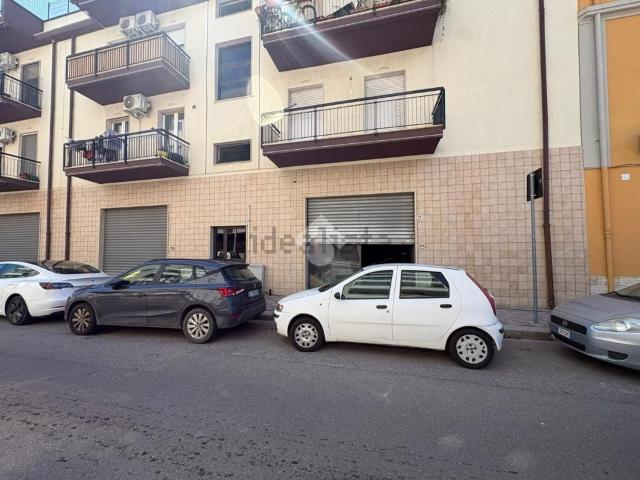 Capannone in vendita di 438 m² in Via Piave