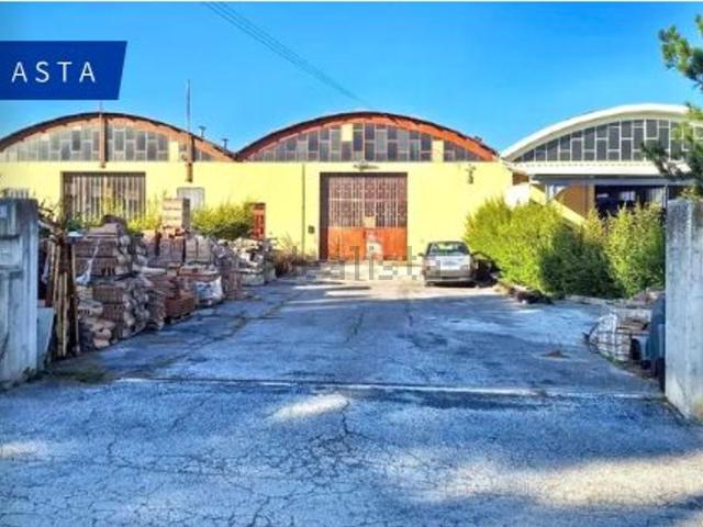 Capannone in vendita di 440 m² in Via Luigi Pirandello