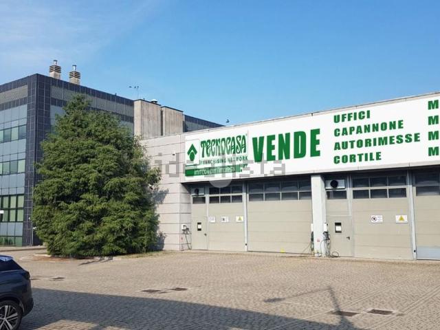 Capannone in vendita di 4500 m² in Via Vincenzo Bellini, 39