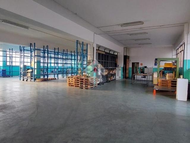 Capannone in vendita di 450 m²