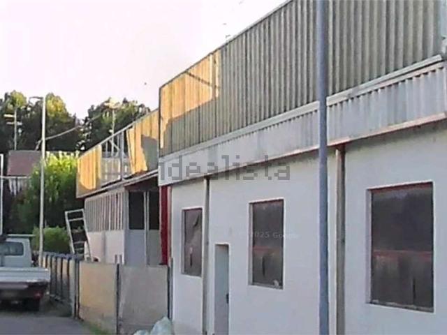 Capannone in vendita di 450 m² in Via Armando Bolognese, 4