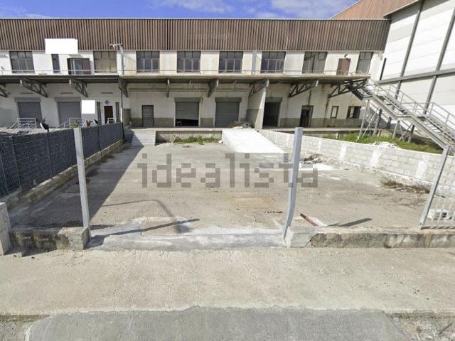 Capannone in vendita di 450 m² in Contrada Difesa, 42