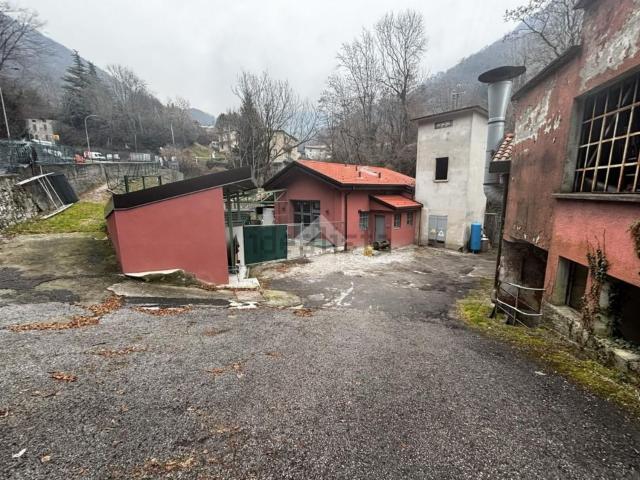Capannone in vendita di 450 m² in Corso Monte Ortigara, 46