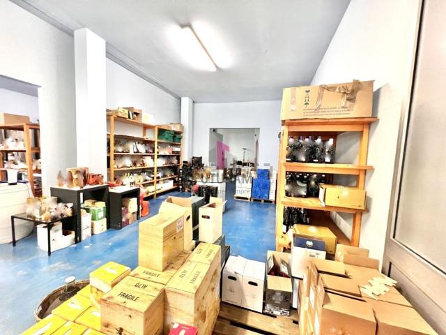 Capannone in vendita di 454 m² in Via Cristoforo Magrè, 67