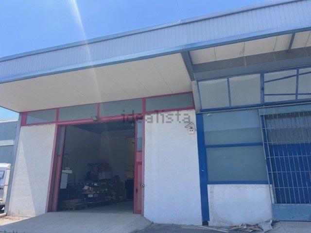 Capannone in vendita di 455 m² in Viale della Mercanzia