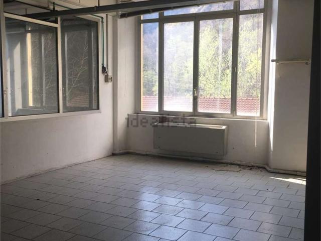 Capannone in vendita di 460 m²