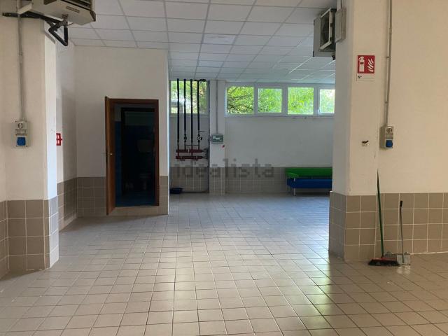 Capannone in vendita di 460 m² in Via Guido Reni