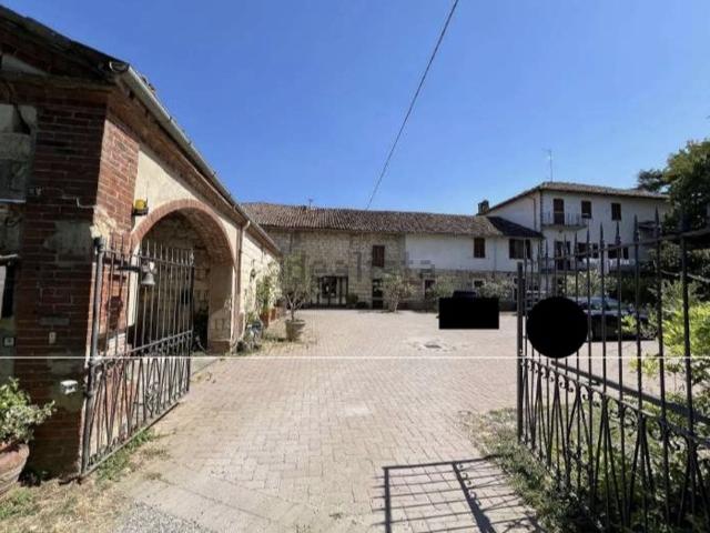 Capannone in vendita di 460 m² in Via Prielli