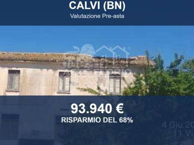 Capannone in vendita di 465 m² in Via Fabbricata