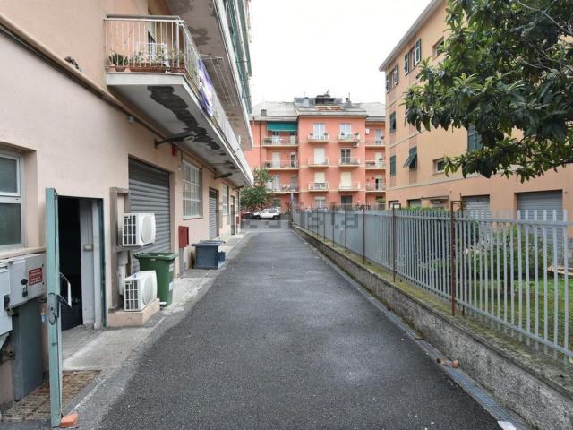 Capannone in vendita di 465 m² in Via San Felice