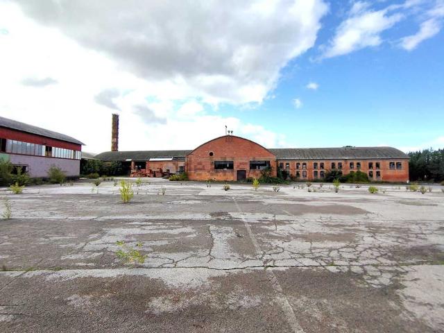 Capannone in vendita di 46644 m² in Via Lauretana