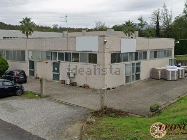 Capannone in vendita di 467 m² in Via Massese, 5