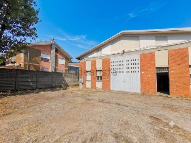 Capannone in vendita di 470 m² in Strada Statale per Voghera