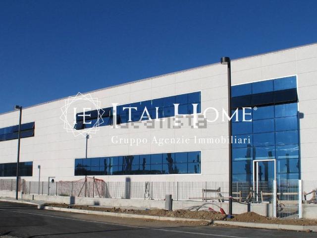 Capannone in vendita di 4800 m² in Via Donatello