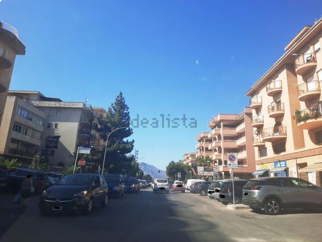 Capannone in vendita di 480 m² in Via dante aligheri, 18