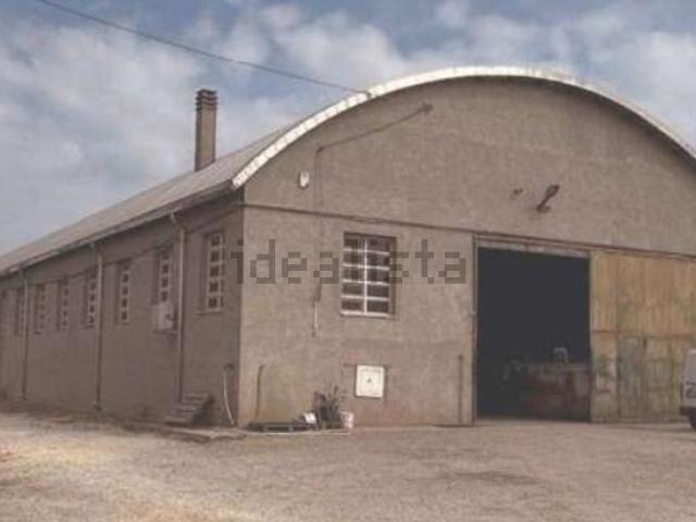 Capannone in vendita di 480 m² in Via Frescadella