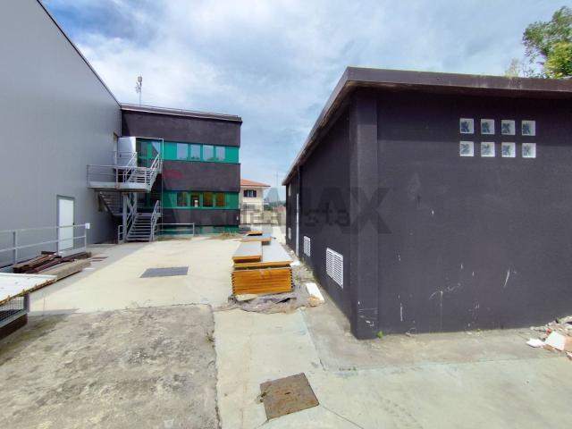 Capannone in vendita di 4820 m²