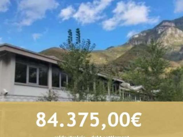 Capannone in vendita di 4890 m² in Via Oliero di Sotto