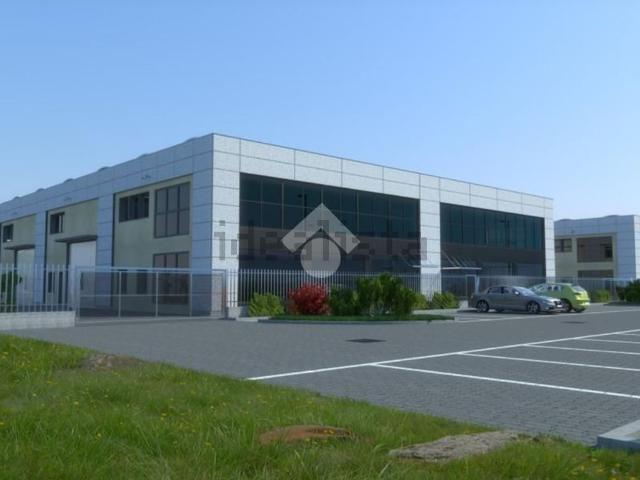 Capannone in vendita di 4900 m² in Via Giacomo Matteotti