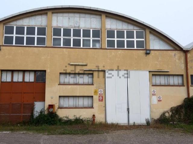 Capannone in vendita di 4900 m² in Via Valdagno