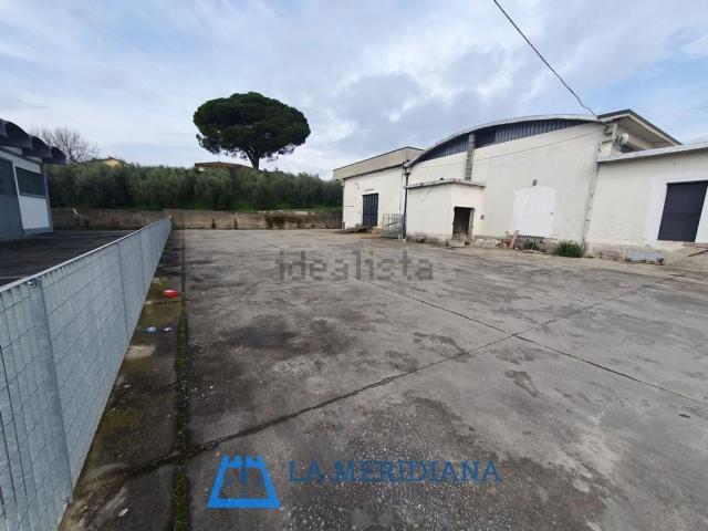 Capannone in vendita di 492 m²