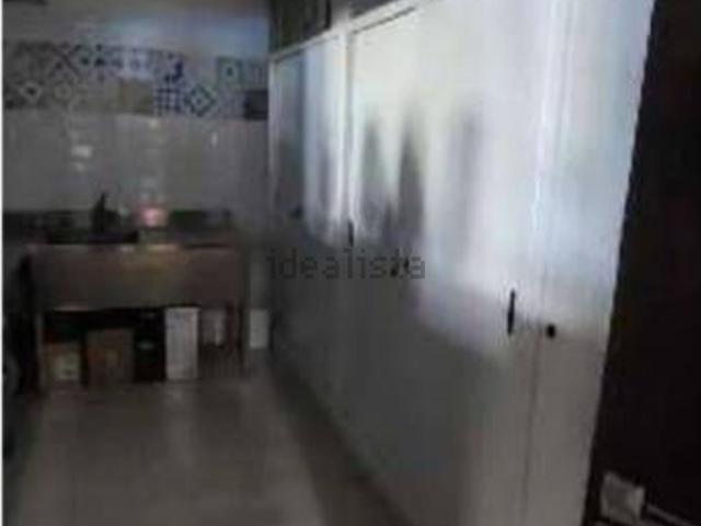 Capannone in vendita di 493 m² in Via Vittorio Bottego