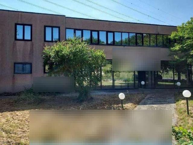 Capannone in vendita di 4964 m² in Via Bonifica