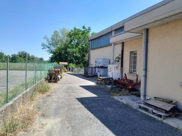 Capannone in vendita di 500 m²