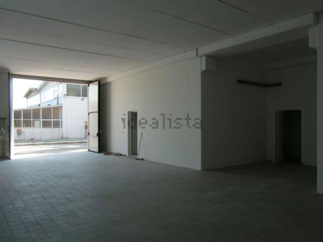 Capannone in vendita di 500 m²