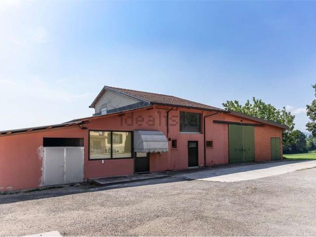 Capannone in vendita di 500 m²