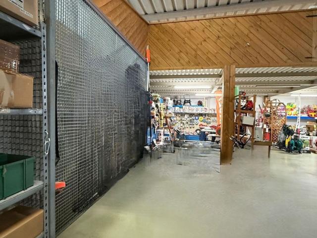 Capannone in vendita di 500 m²