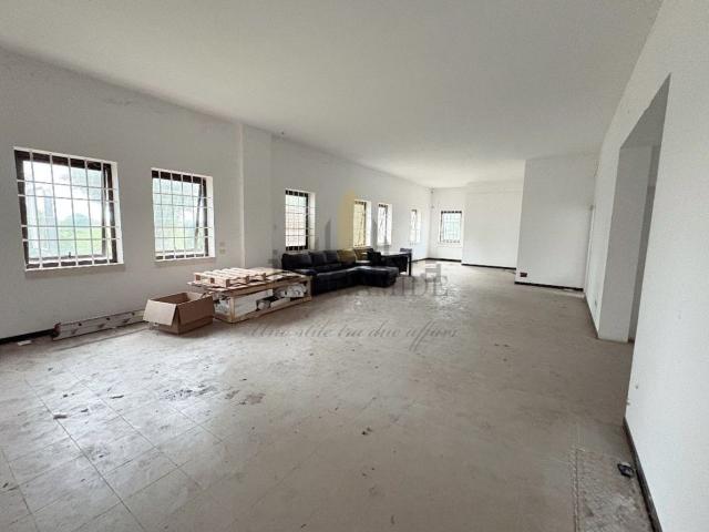 Capannone in vendita di 500 m²