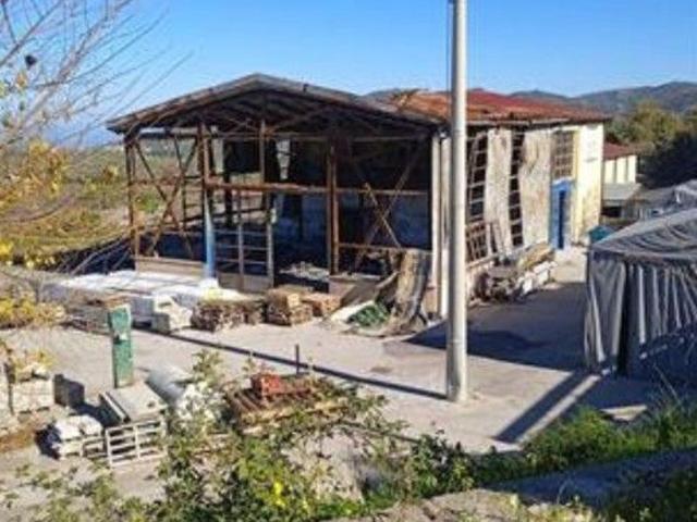 Capannone in vendita di 500 m²