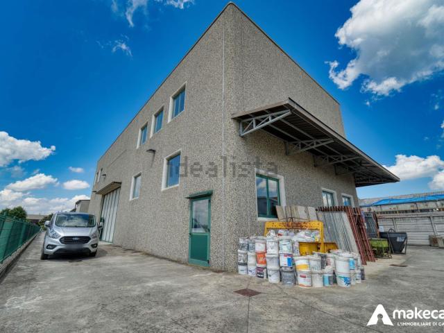 Capannone in vendita di 500 m² in Via Colombara, 1