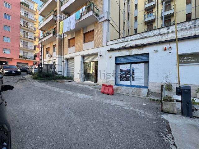 Capannone in vendita di 500 m² in Via Don Gaetano Mauro, 1