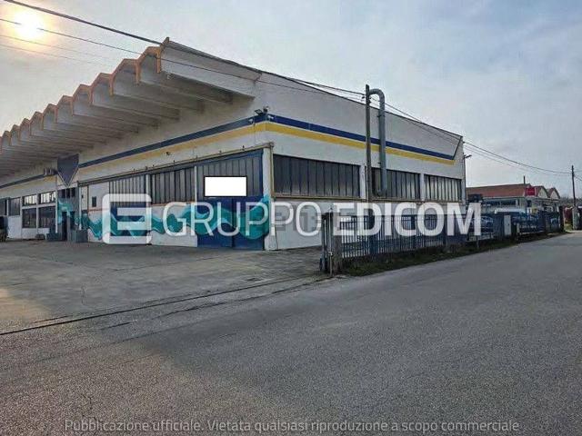 Capannone in vendita di 500 m² in Via Marco Pellicciaio