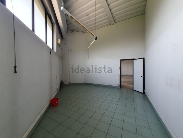 Capannone in vendita di 500 m² in Via Marchefave, 47
