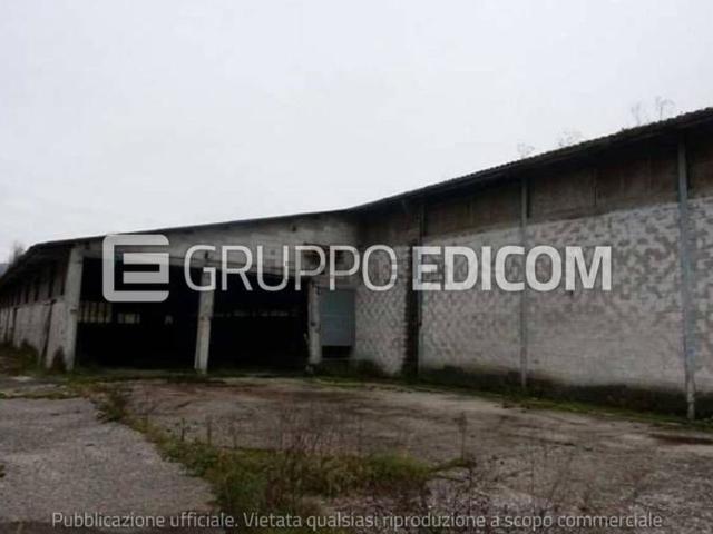 Capannone in vendita di 500 m² in Via Nave