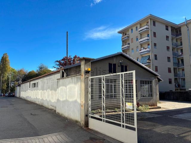 Capannone in vendita di 500 m² in Via Trento, 47