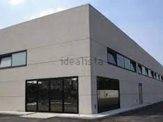 Capannone in vendita di 500 m² in Viale dell&apos Artigianato