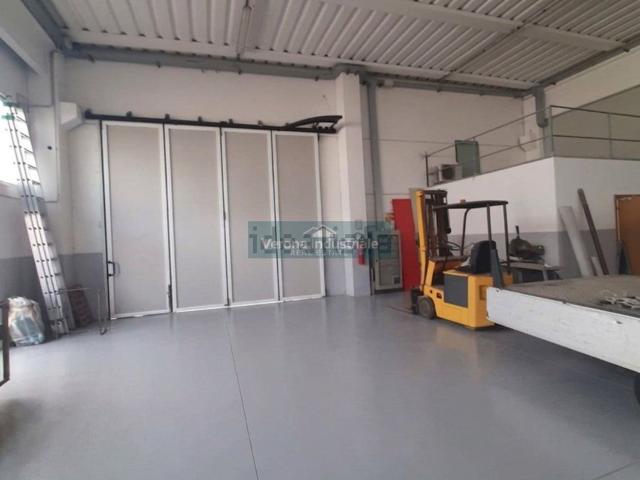 Capannone in vendita di 500 m² in Piazza Renato Bolognese