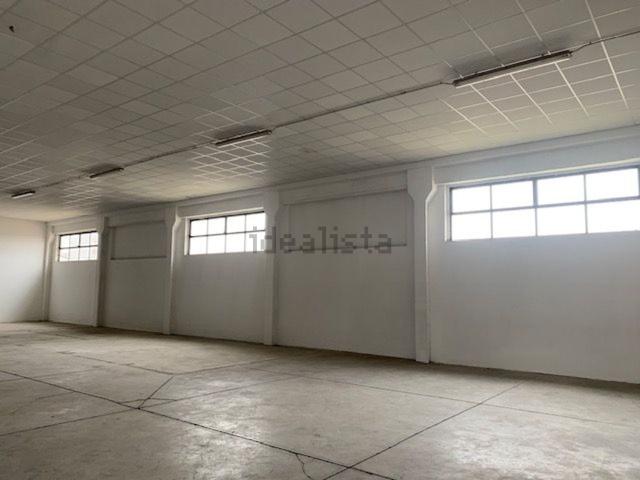 Capannone in vendita di 500 m² in Strada Statale 73 Senese Aretina