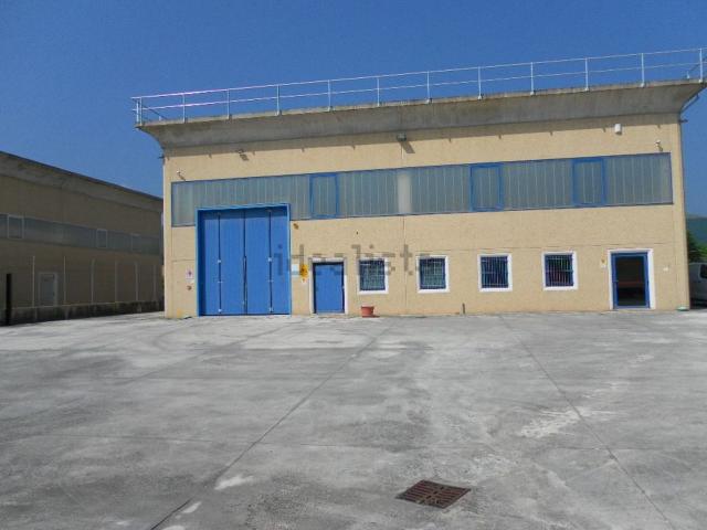 Capannone in vendita di 501 m² in Località Ischieta, 10